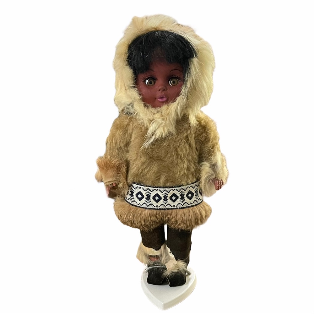 Vintage Inuit Alaskan doll w/stand. NWOT